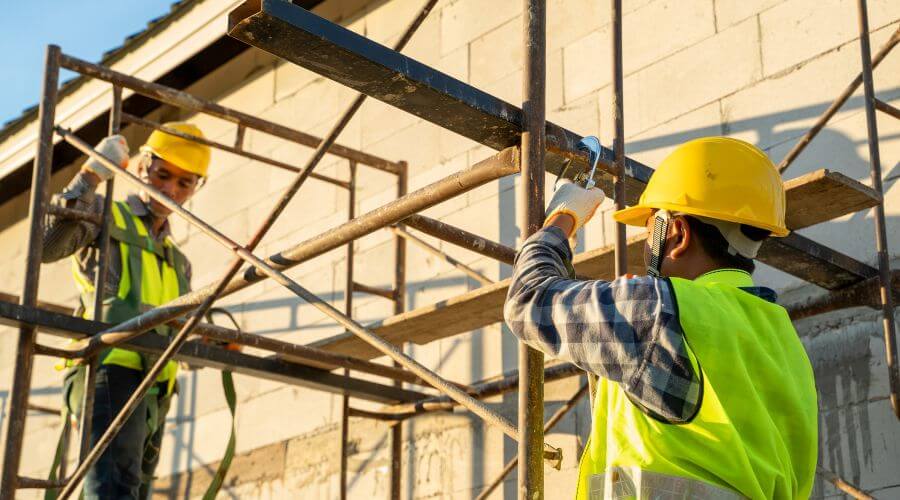 Professional fairlawn roofing services in Monticello, IL